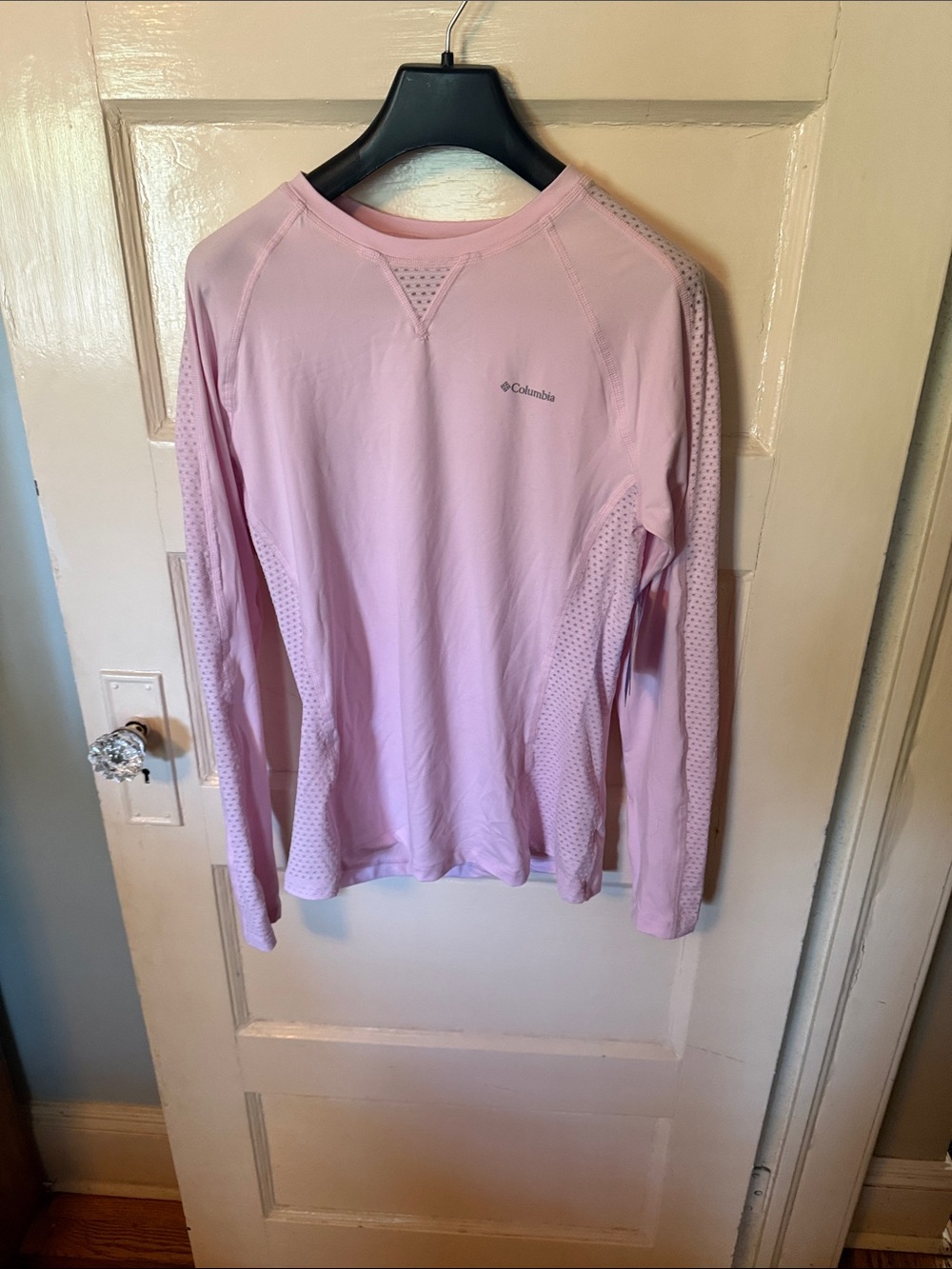Columbia Light Pink women’s Long-Sleeve Omni-wick Performance Tee